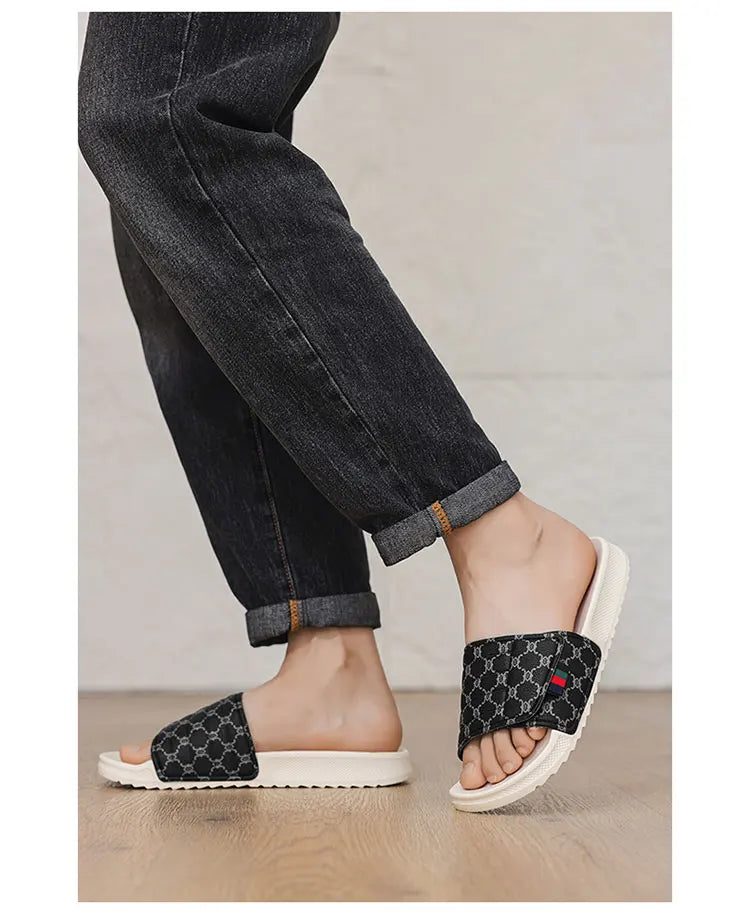 Summer beach slippers men's fashion comfortable EVA breathable sandals home indoor and outdoor sandals plus size slippers 46 47