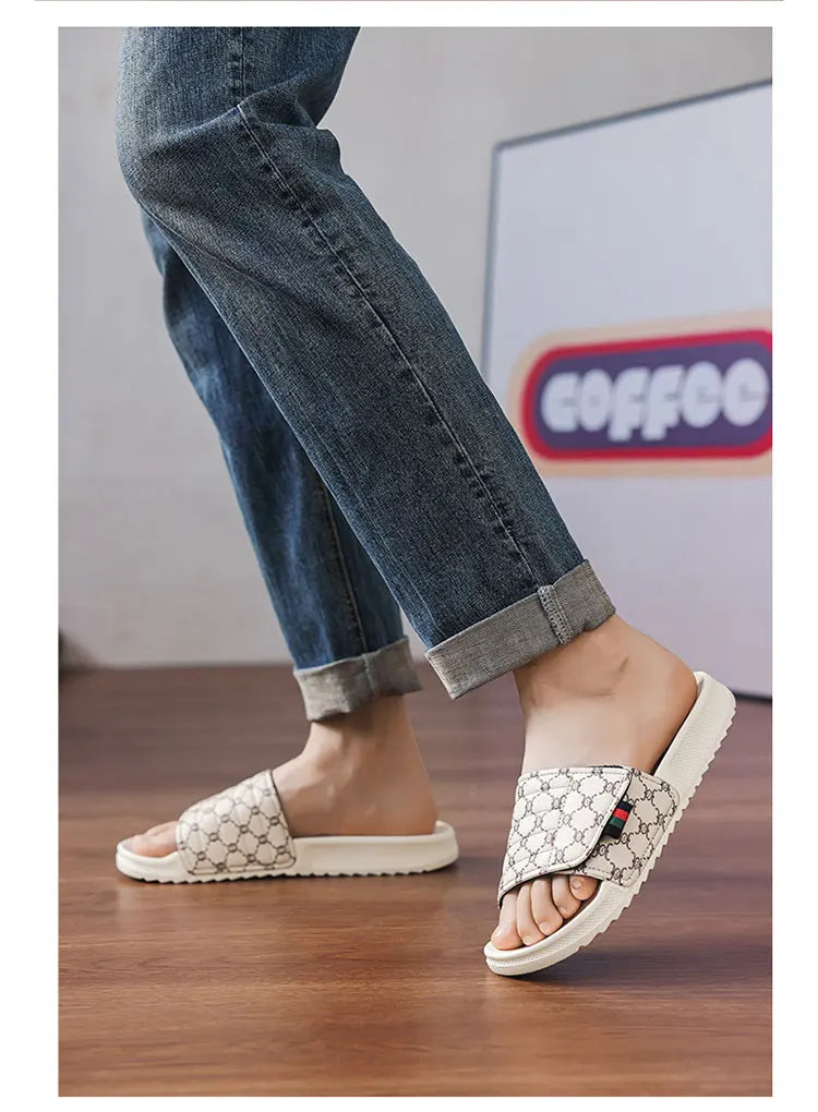 Summer beach slippers men's fashion comfortable EVA breathable sandals home indoor and outdoor sandals plus size slippers 46 47